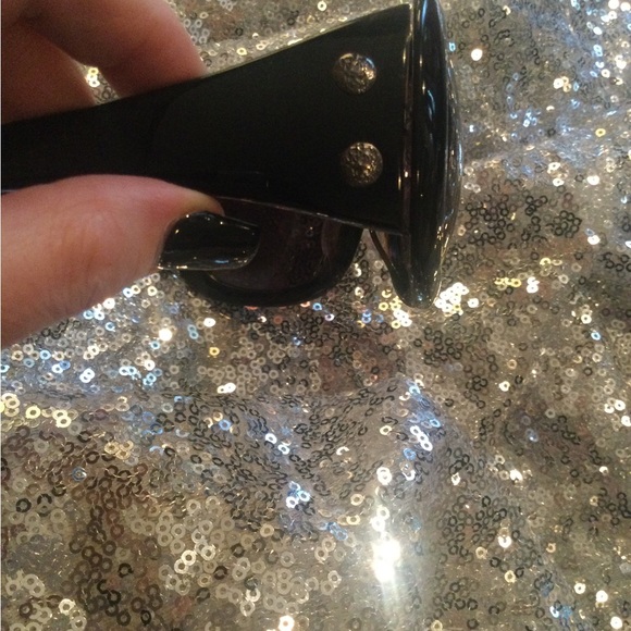 Rock and Republic “Hornet” Oversized Sunglasses - Picture 7 of 9